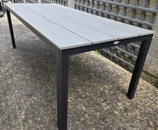 Garden table seats 6/8