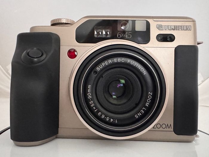 Fujifilm GA645Zi Professional Medium Format Camera. Only 600 Exposures. Complete Kit