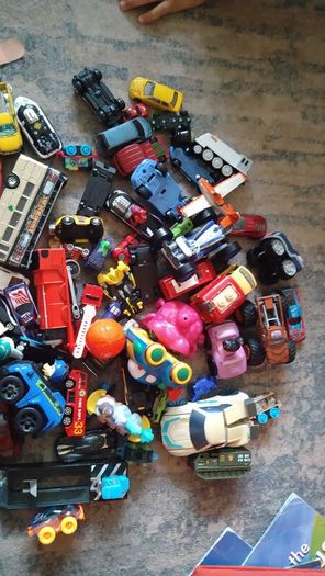 bundle of toy cars