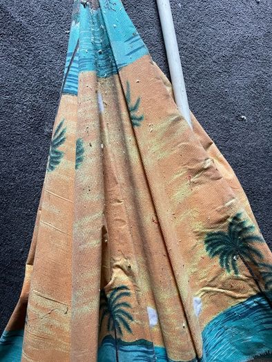 Beach windbreakers & parasol