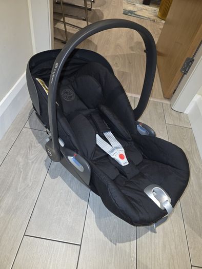 Amaizing  Condition Uppababy Vista  V2 travwl system