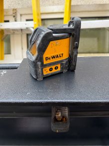 Dewalt AA Red line laser level