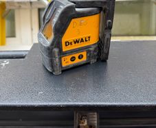 Dewalt AA Red line laser level