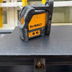 Dewalt AA Red line laser level