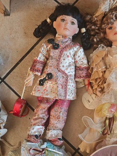 vintage porcelain dolls job lot perfect condition with certificates