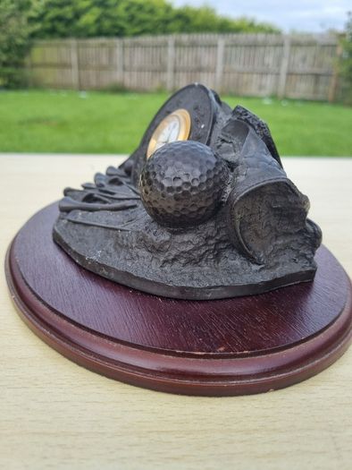 Royal Tara, golf-themed desk clock