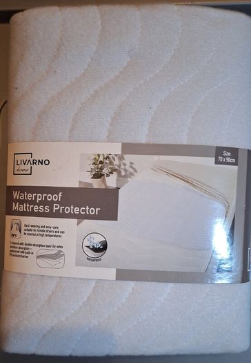 Livarno home waterproof mattress protector