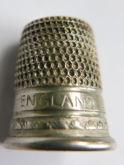 Antique ENGLAND Thimble
