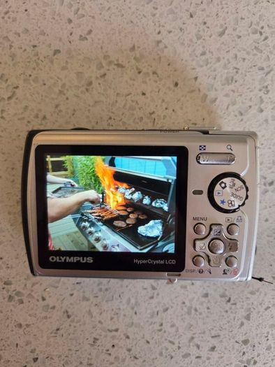 Olympus mju850 sw shock & waterproof digital camera bundle