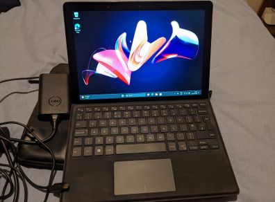 Dell Ultra Light Touch Screen Laptop (Latitude 5290)