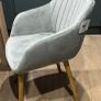 4 chairs Image 4