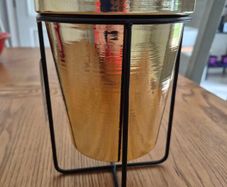 Metal flower pot