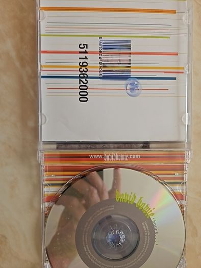 Bowie CD  - Hours