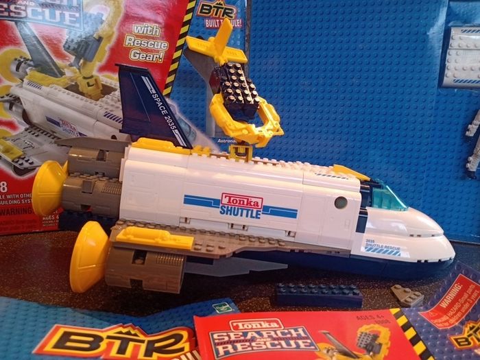 Tonka Space Shuttle Mission Building Set 8008 Incomplete