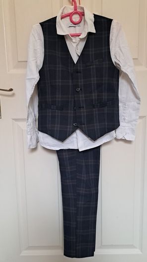 boys suit 6 - 7 yrs