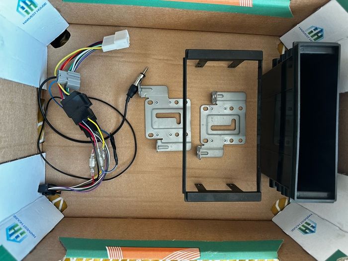Nissan March head-unit fitting kit