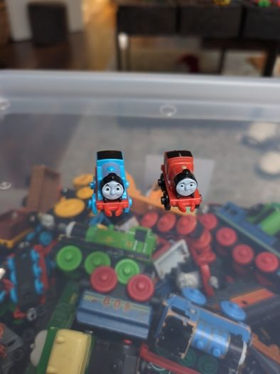 Thomas The Tank Engine Minis James and Thomas Steam Collection