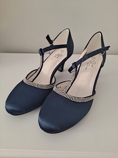 Shoebox Boutique Navy Heels