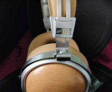 FIIO FT1 Closed back headphones