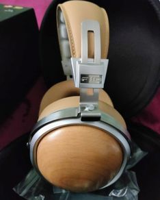 FIIO FT1 Closed back headphones