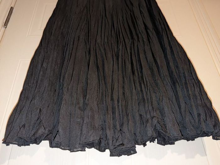 Perfect for Summer. beautiful midi skirt from Sharagano