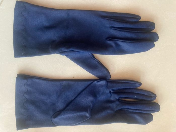 Vintage 70's Ladies Navy Fabric Gloves Brand New