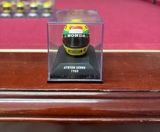 Ayrton Senna Helmet 1988 1:8 Minichamps