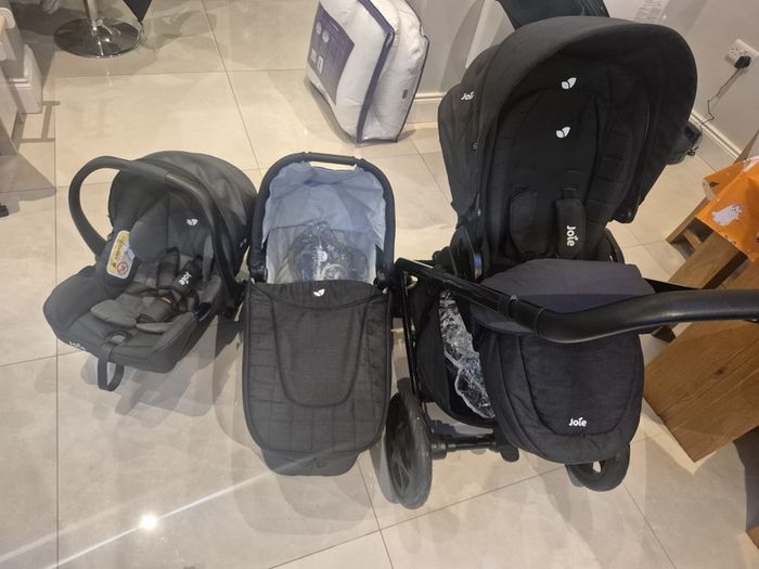 Joie 3 in 1 travel system