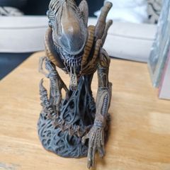 Aliens Warrior mini statue