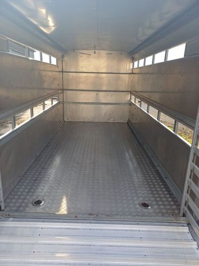 Cattle trailer