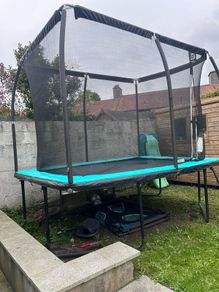 trampoline 10 x 7.5ft