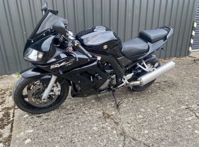 Suzuki Sv 1000s Limited Edition. Sports Tourer. 2006 twin exhaust. Great condition