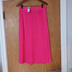 Dunnes  Stores Pink Split Skirt.   S. M- 12.  B.N.W.T.