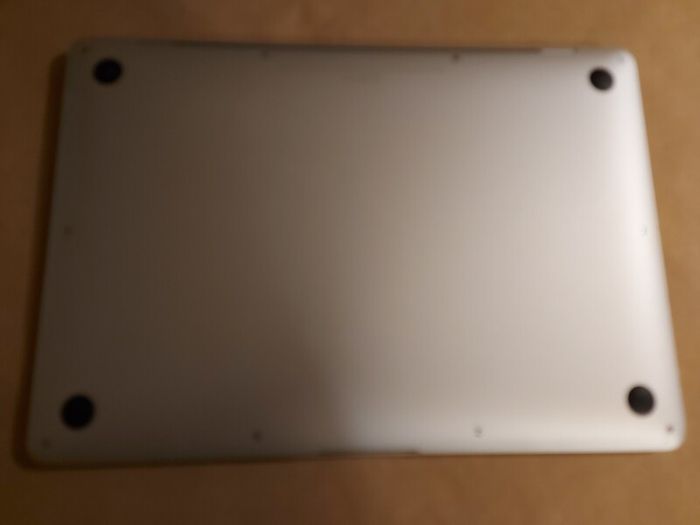 Bundle Of Apple Devices For Parts - Iphones - Ipad - Macbook