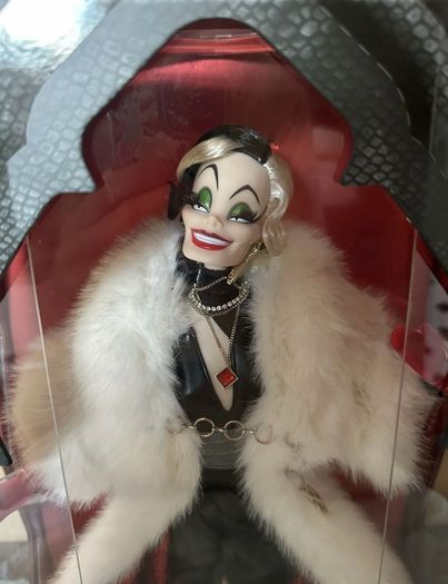 Limited edition Cruella disney doll