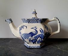 Antique woods & sons "Yuan" teapot