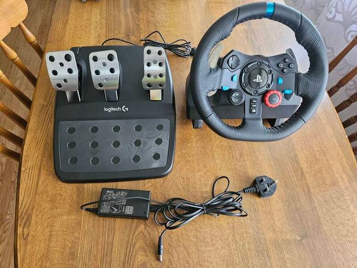 Logitech G29 Racing Wheel - Compatible with PS3, PS4, PS5, and PC.