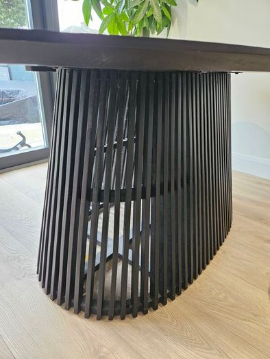 Kave Home Jeanette black dining table