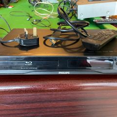 Pioneer DVD player, Philips Blu-ray player and Skytronic amplifier