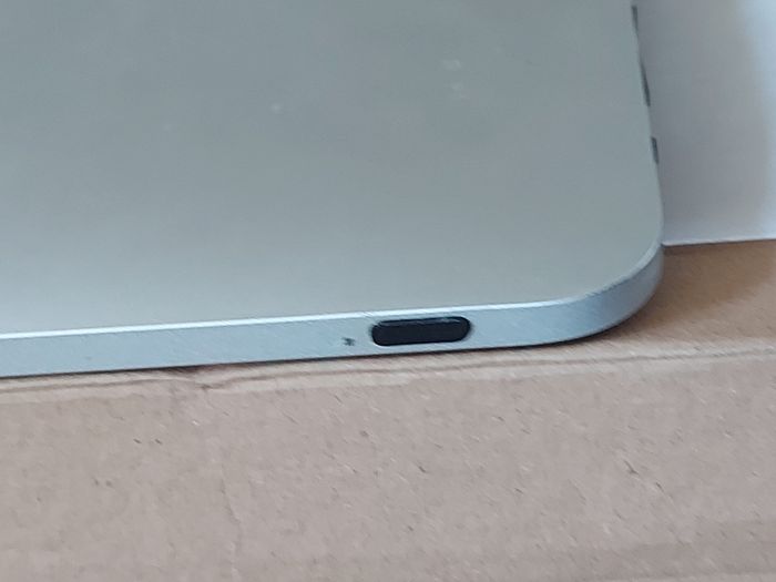 Original Apple Ipad 16GB, No Camera, includes over 20 Family Kids Movies, a real blast from the Past in excellent condition