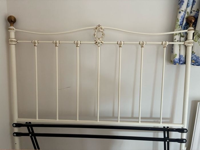 headboard