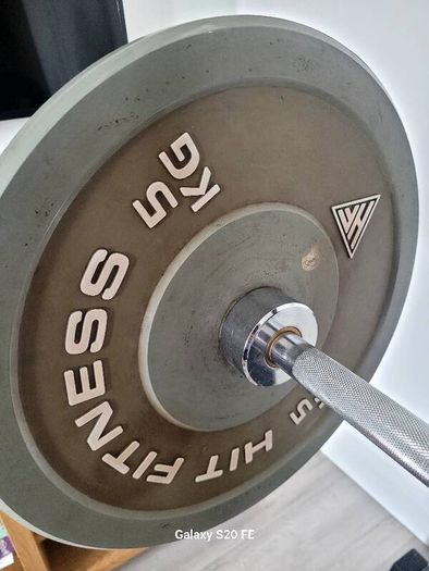 squat rack and weights
