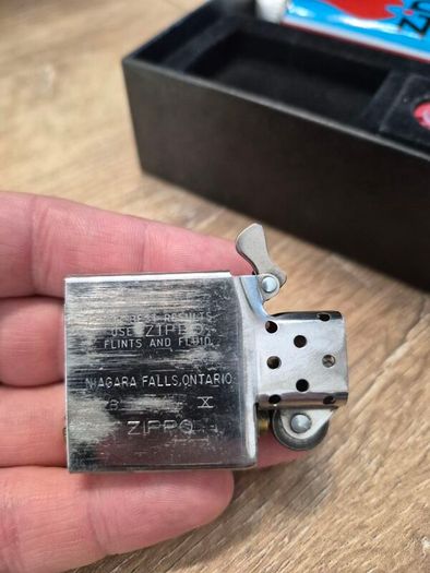 zippo lighter gift set from 1994 - like new