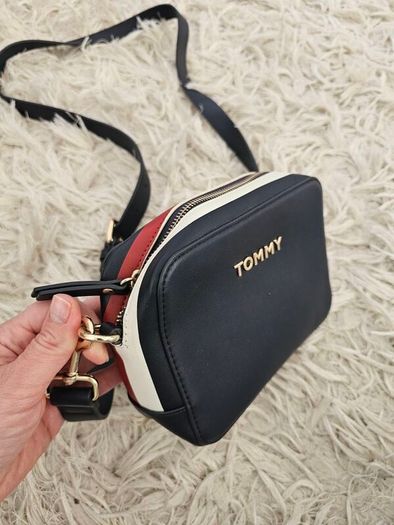 Tommy Hilfiger bag