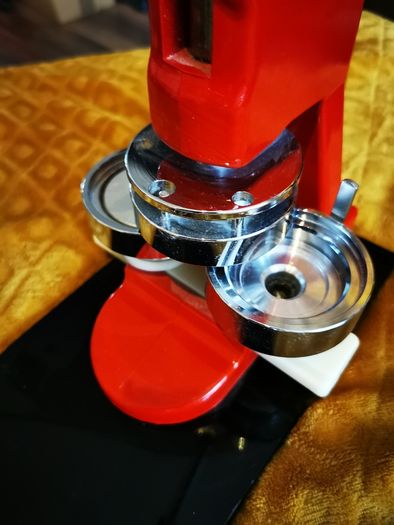Badge Maker Machine