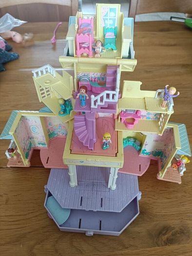 Polly pockets bundle