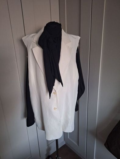 H&M sleeveless waistcoat with lapels