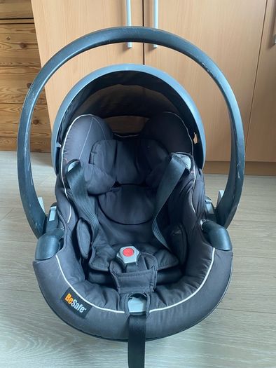 BeSafe baby car seat with isofix base