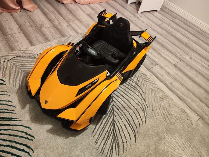 Kids electric ride on car