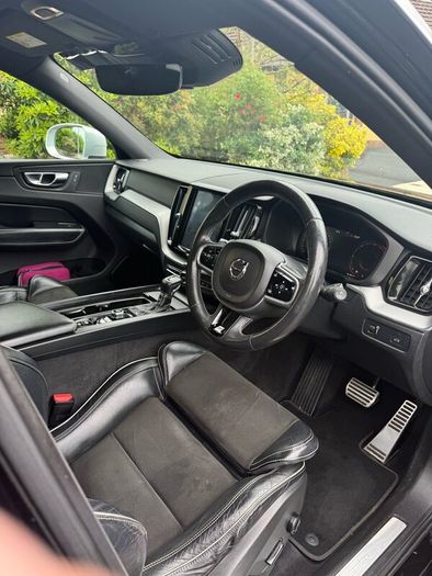 Volvo XC60 - Automatic - R Design- D4 - AWD